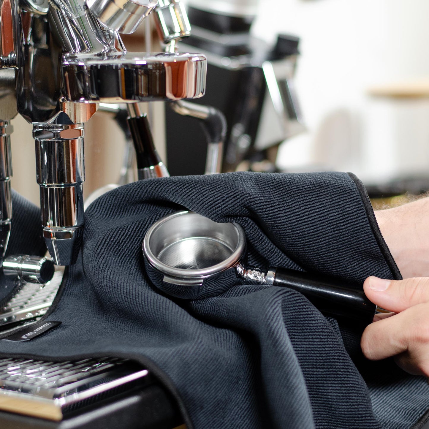 ARO® Magnetic Coffee Bar Towel | 35x35cm Microfiber Towel with Removable Magnet + Magnetic Target