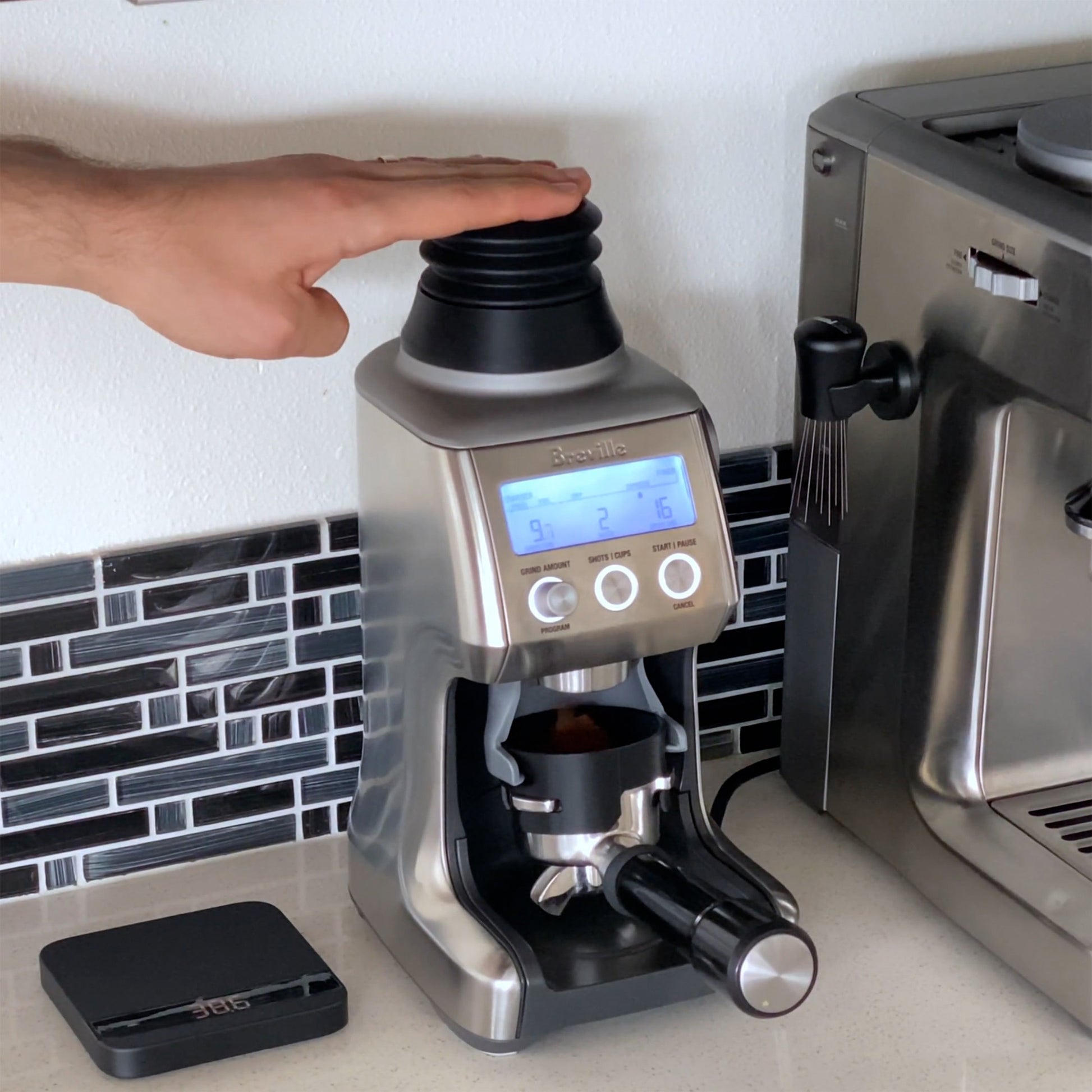 Video demonstrating the set-up and use of the ARO Single Dose Hopper for Breville/Sage Smart Grinder Pro